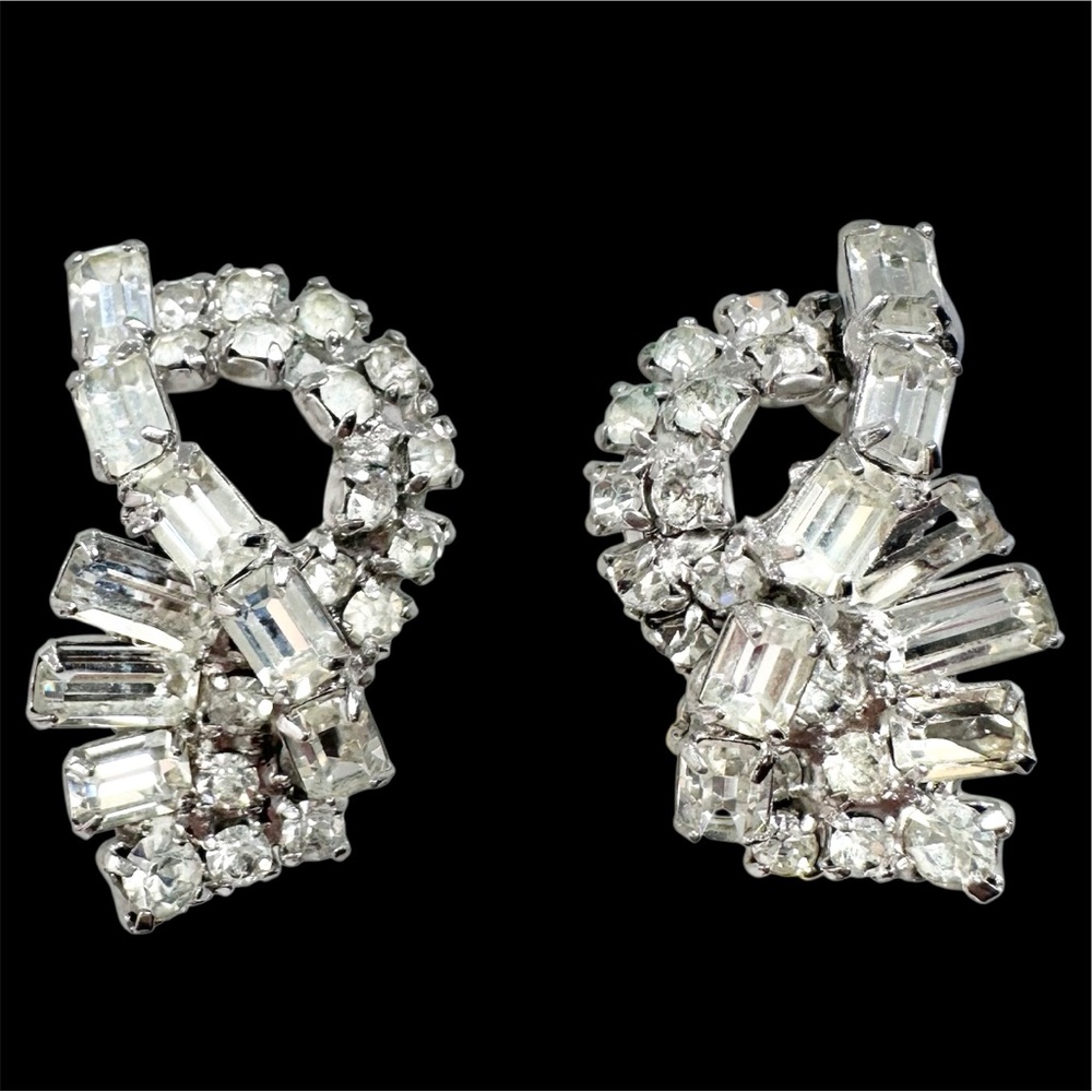 Kramer Signed Vintage Clear Rhinestone Clip On Earrings